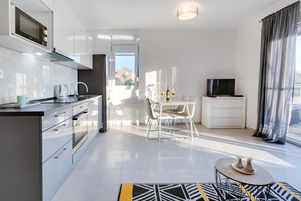 Apartments Evita Bibinje Eksteriør bilde