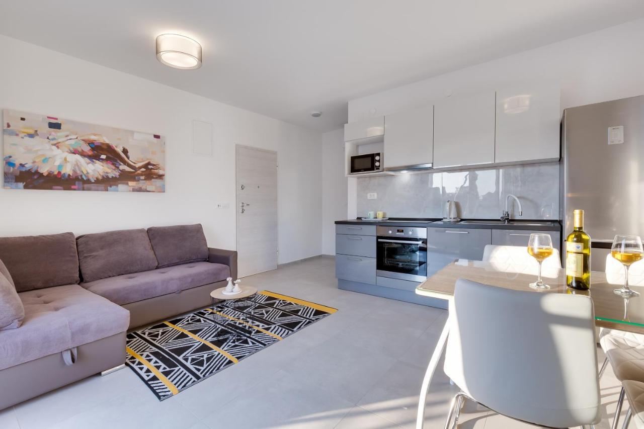 Apartments Evita Bibinje Eksteriør bilde