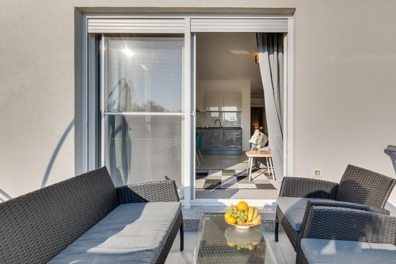 Apartments Evita Bibinje Eksteriør bilde